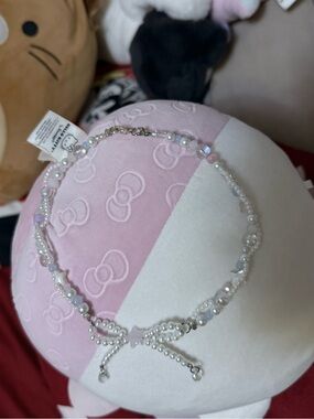 Hello Kitty Pastel Pearl & Iridescent Beaded Necklace - Pink, White